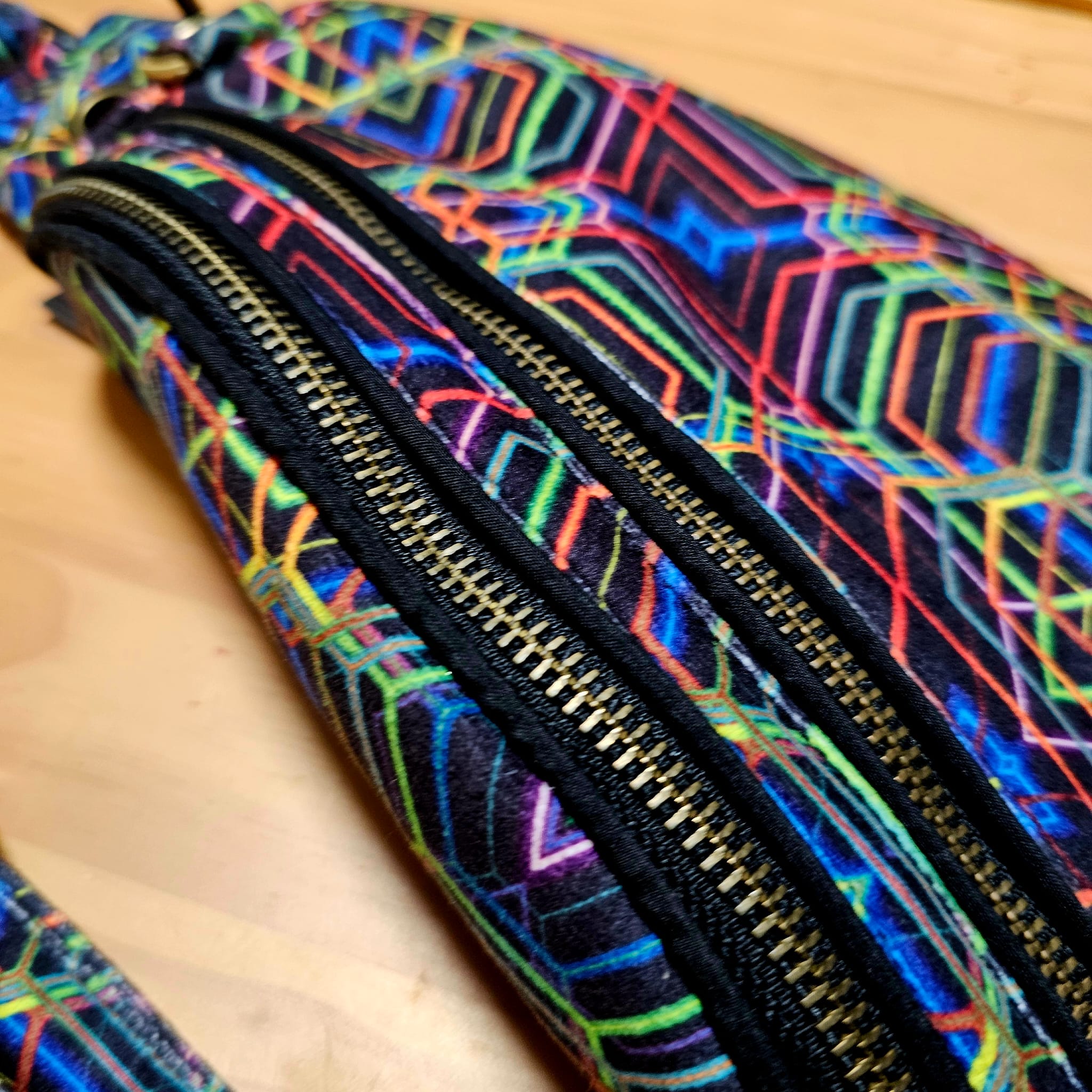 Wasserdichte Bauchtasche ''HEXAGON Fanny Pack'' – Bild 3