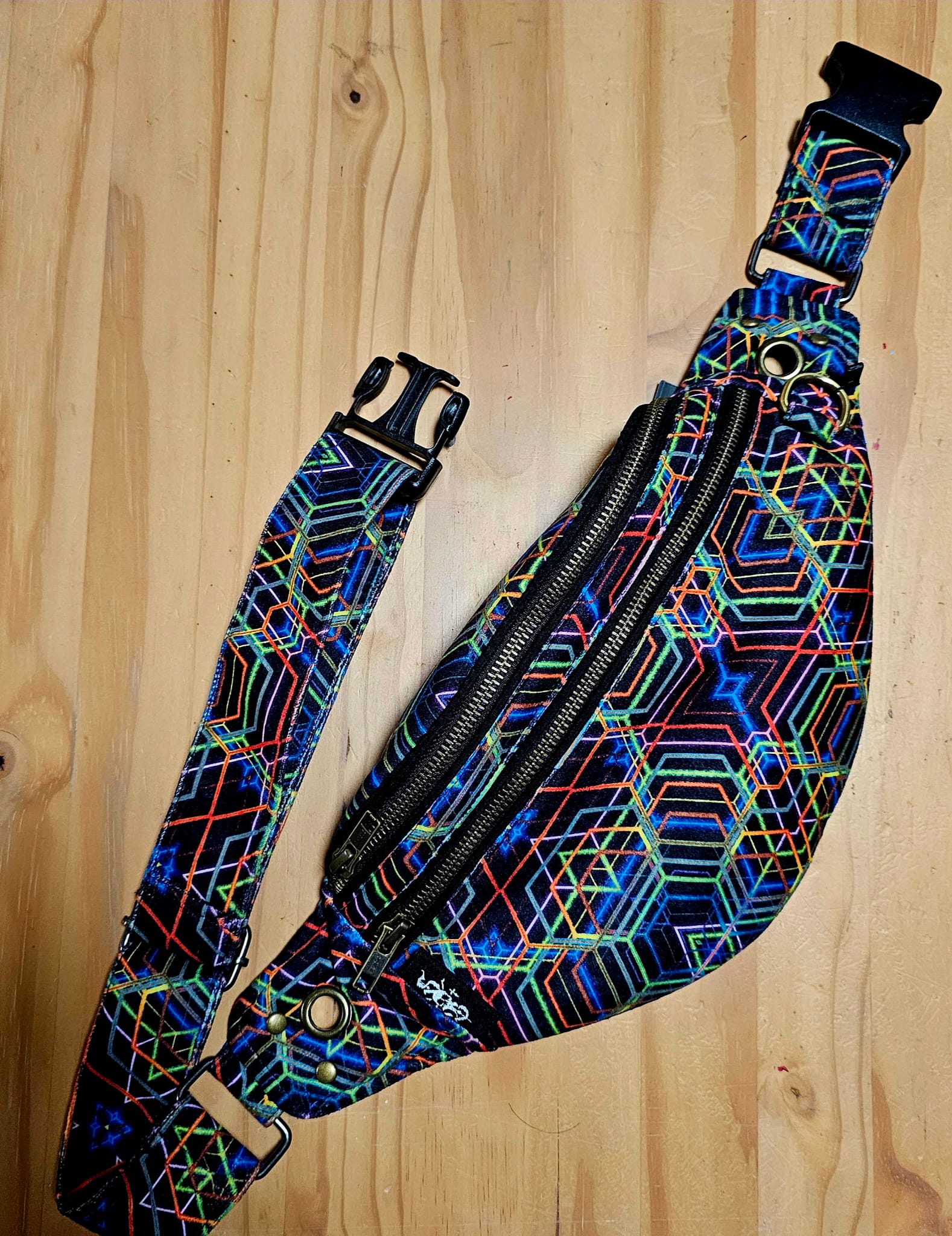 Wasserdichte Bauchtasche ''HEXAGON Fanny Pack'' – Bild 4