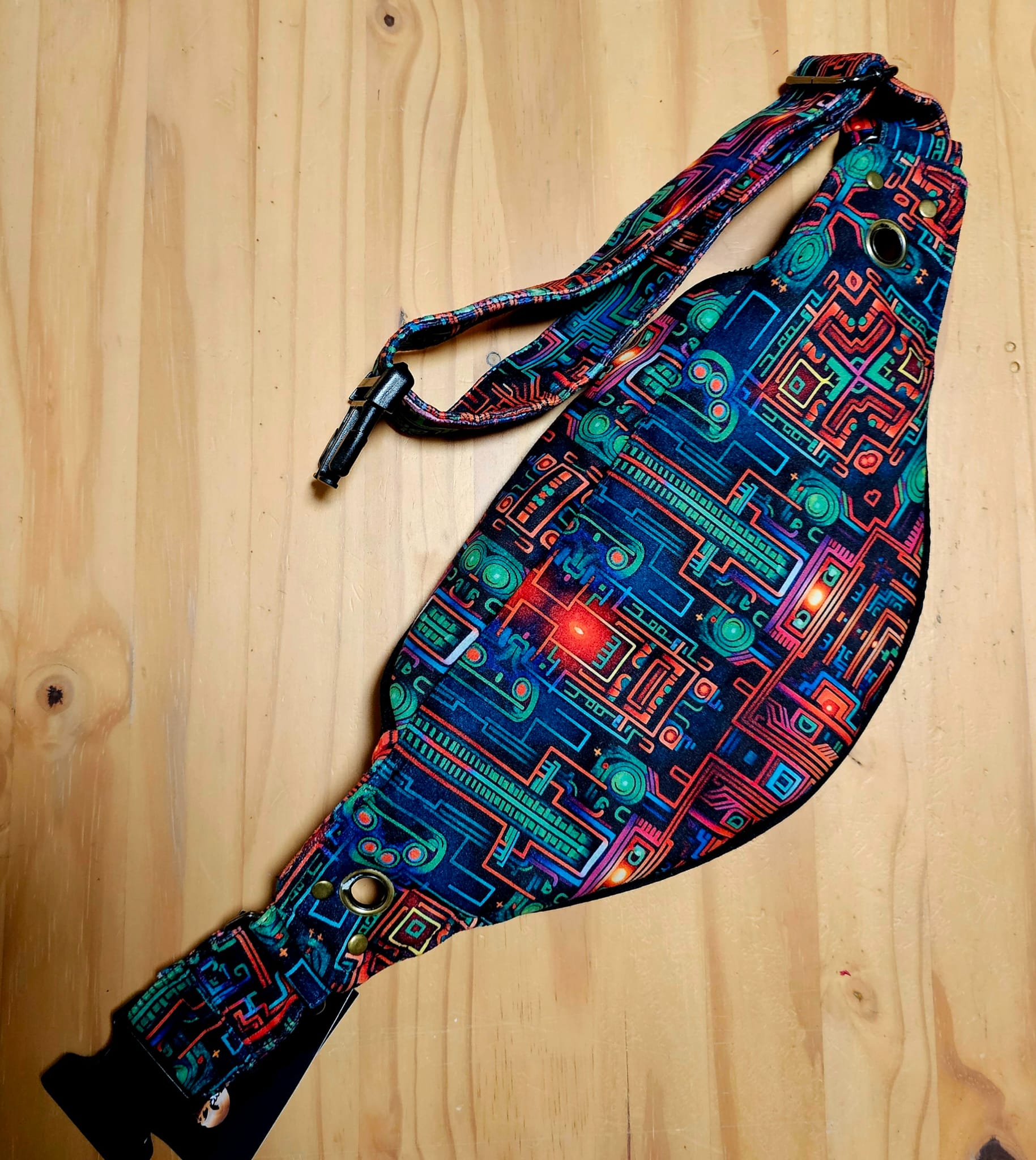 Wasserdichte Bauchtasche ''TRIPPY CUBES Fanny Pack'' – Bild 3