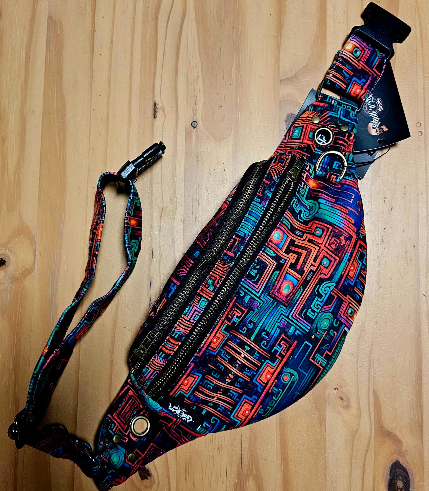 Wasserdichte Bauchtasche ''TRIPPY CUBES Fanny Pack'' – Bild 2